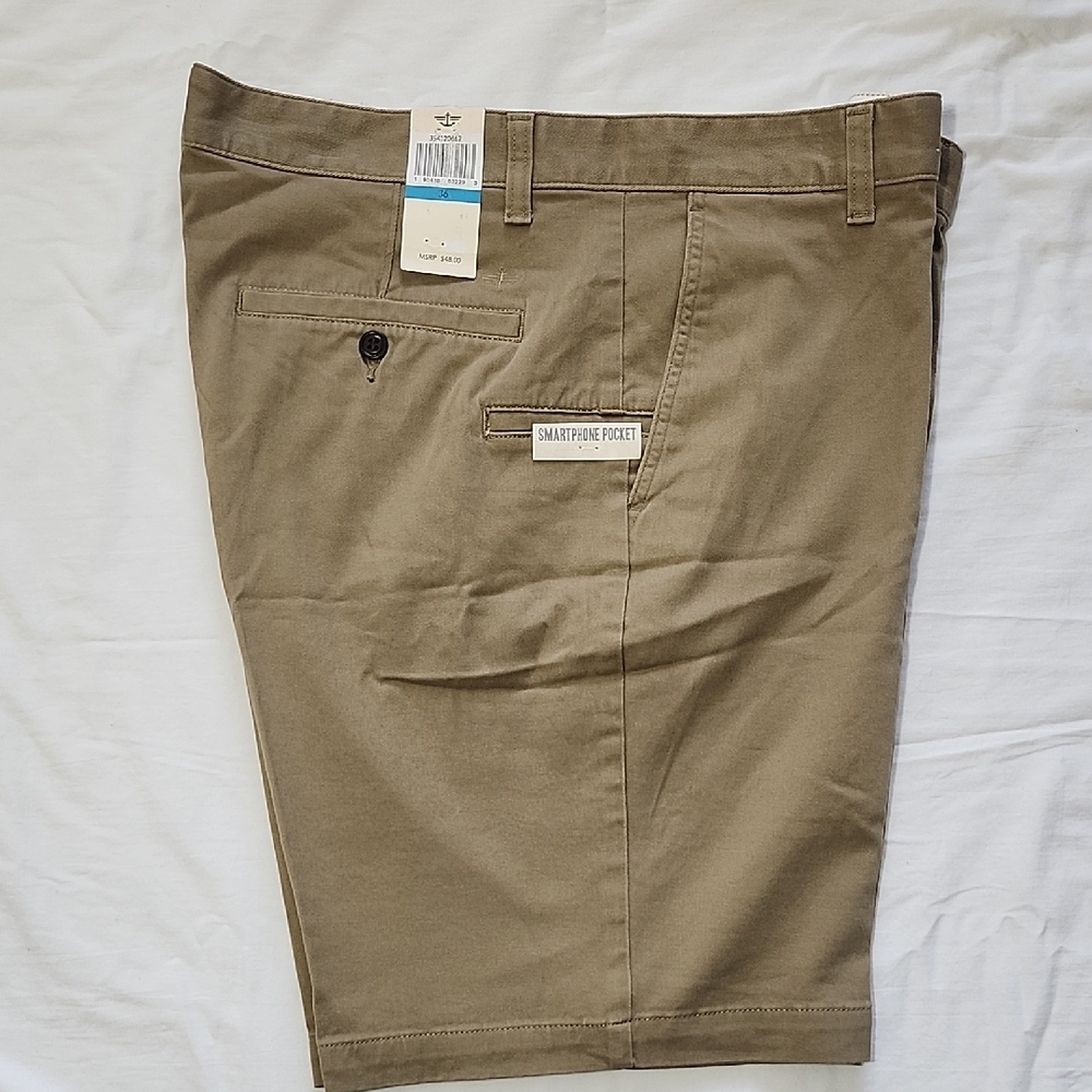 Dockers Men's Tan Shorts with Smartphone Pocket